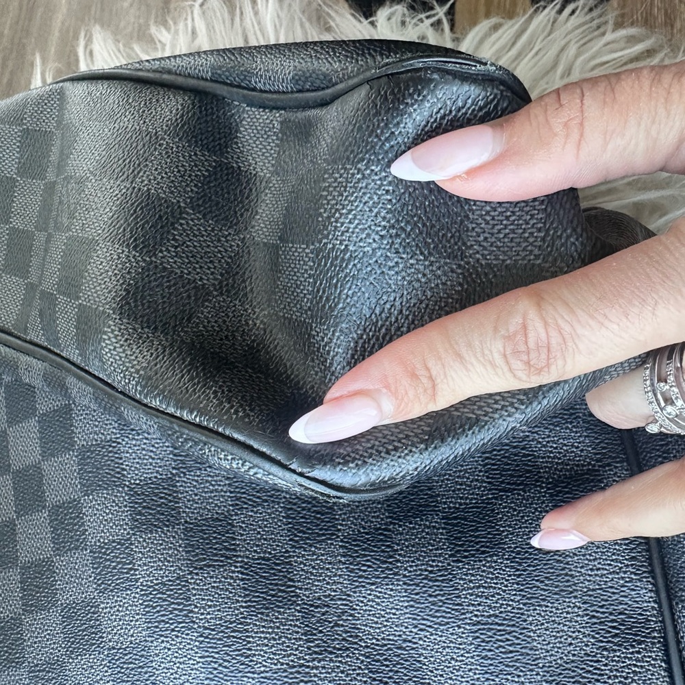 Louis Vuitton Graphite Damier Messenger Bag in Black - Picture 7 of 11